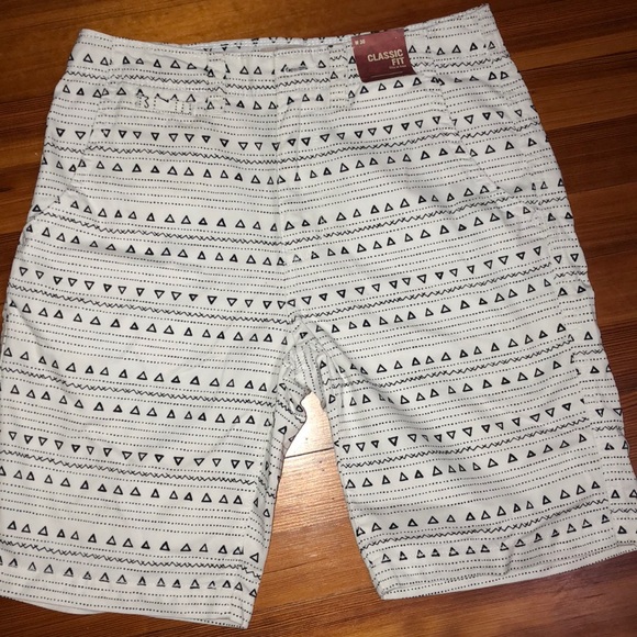 Classic fit shorts - Picture 3 of 3